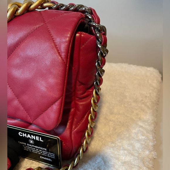 Chanel Red large 19 Flap Bag - Picture 4 of 16